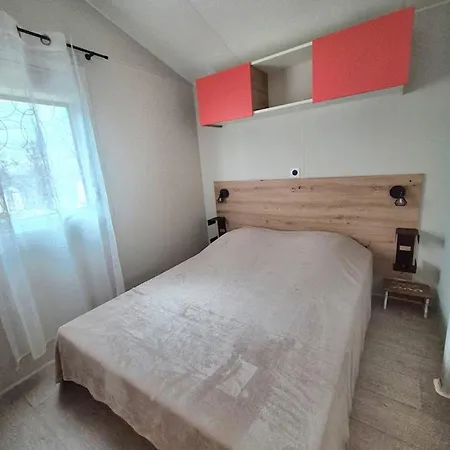 Holiday home Les 4 Pins D - Confort 6 Pers Piscine *